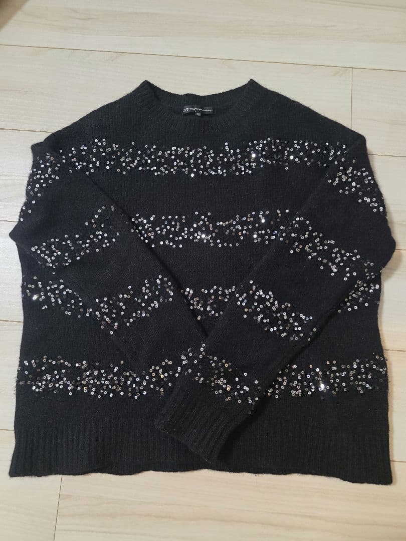 【滝沢眞規子さん着用/一部店舗限定】スパングルボーダー ニット