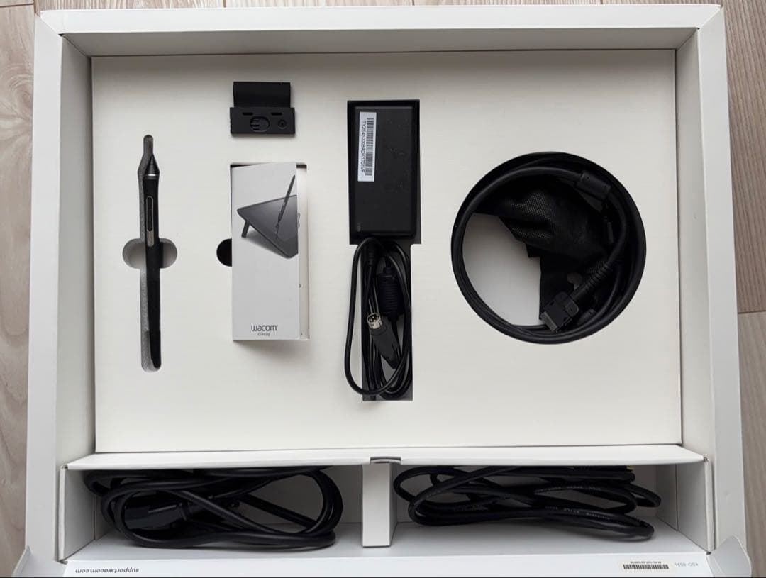 WACOM Cintiq 16 DTK1660K0D液晶タブレット ペン使用僅か