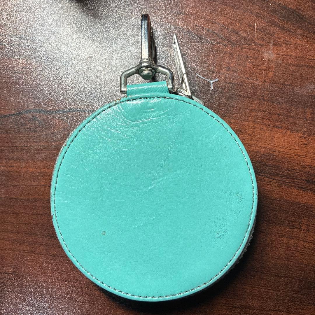 black means ケース 水色