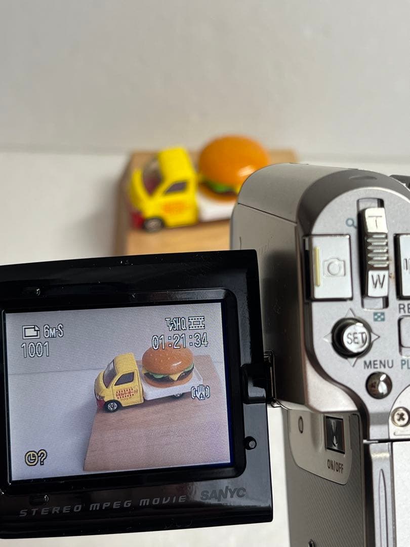 ☆稀少美品☆SANYOデジタルムービーカメラXacti DMX-C6シルバー