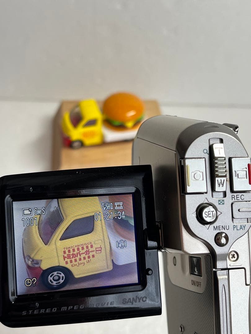 ☆稀少美品☆SANYOデジタルムービーカメラXacti DMX-C6シルバー
