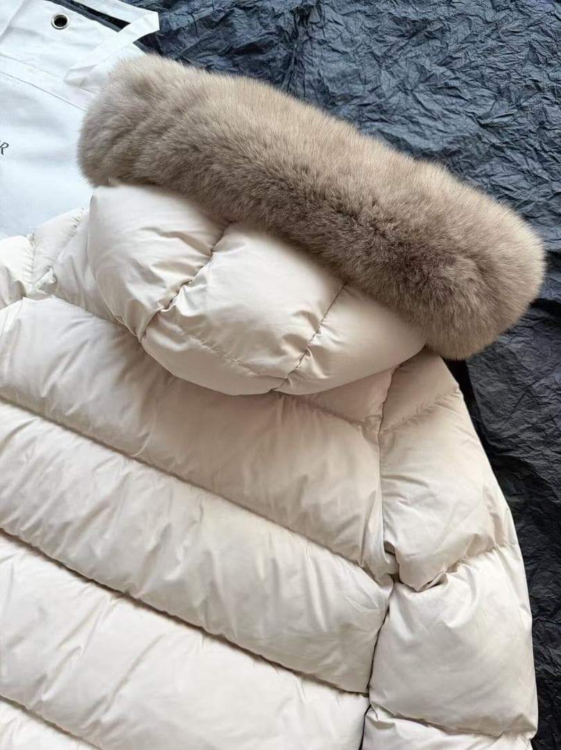 ✨MONCLER✨美品 クリーム色 ダウンジャケット