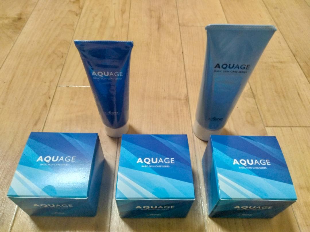 アクアージュ　スキンケアジェル3個＋スキンケアセット