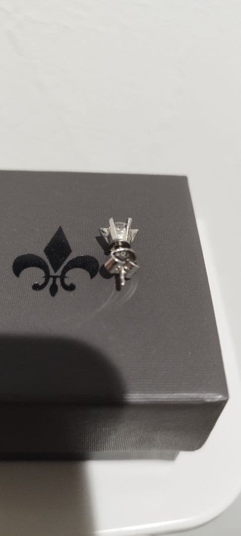 ダイヤ　プラチナ　WG 片耳ピアス