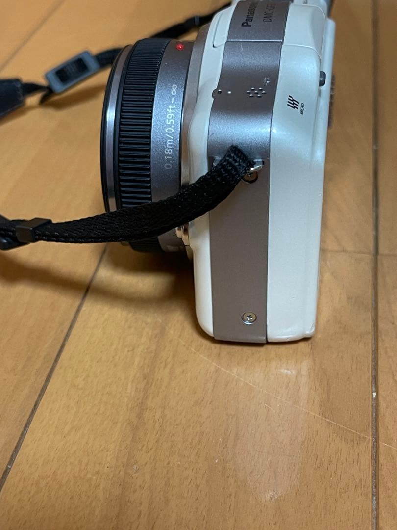 Panasonic DMC-GF3W-W ダブルレンズキット　レンズガード付