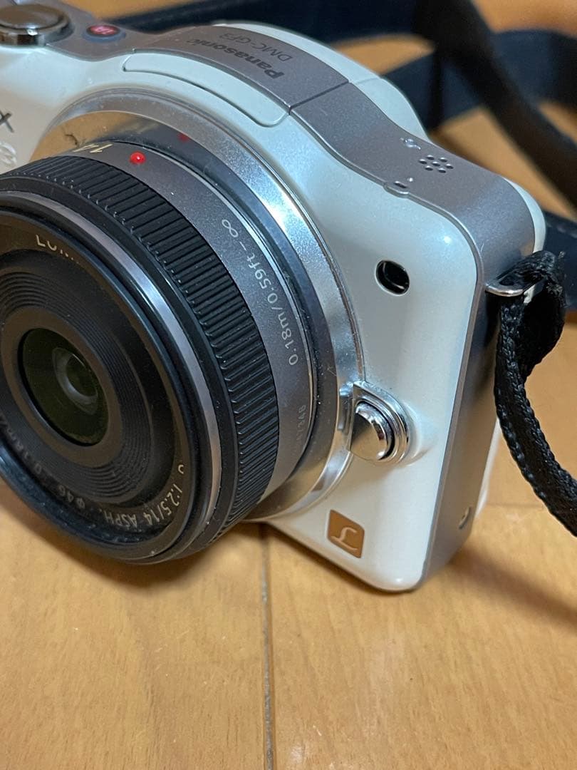 Panasonic DMC-GF3W-W ダブルレンズキット　レンズガード付