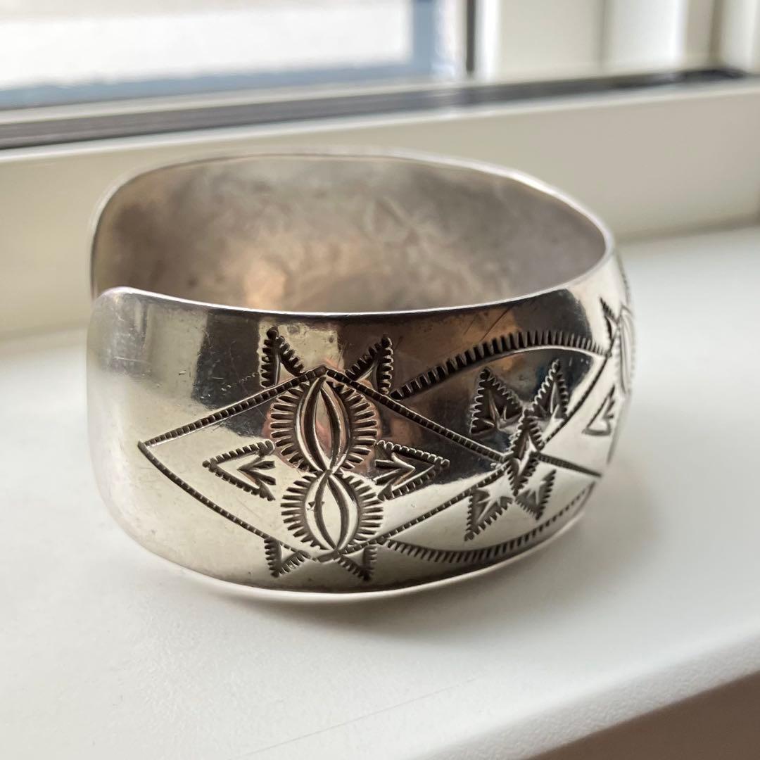 ナバホ族 スターリングシルバー スタンプワーク　ワイドバングル ヴィンテージ