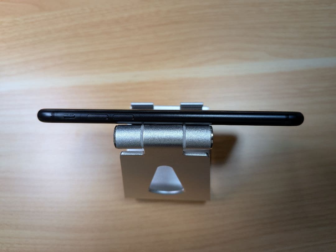 Apple iPhone SE 64GB ブラック本体