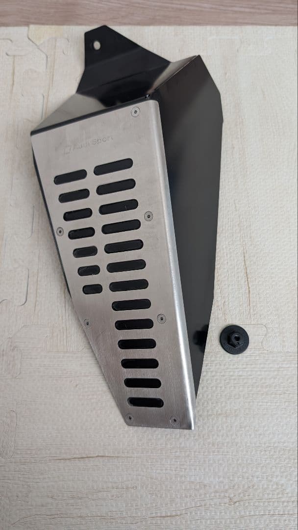 アウディ A1 フットレスト