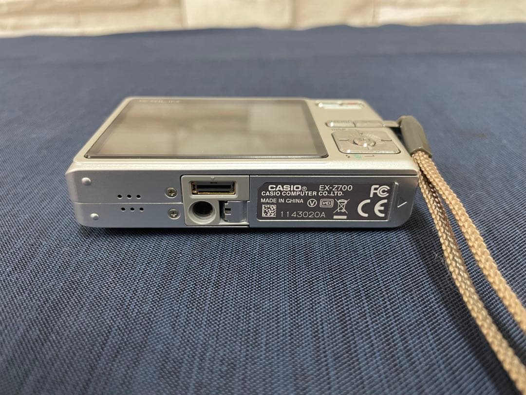 CASIO カシオ　EXILIM EX-Z700 コンパクトデジタルカメラ