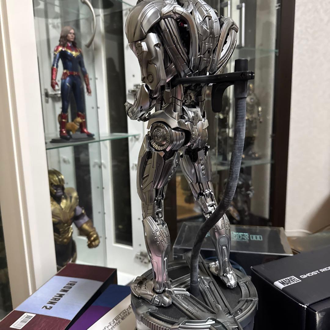 ウルトロン　ホットトイズ