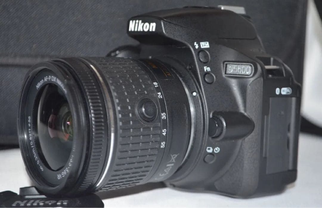 新品数のシャッター数555回以下☆Nikon D5600☆シリーズ最新&新型