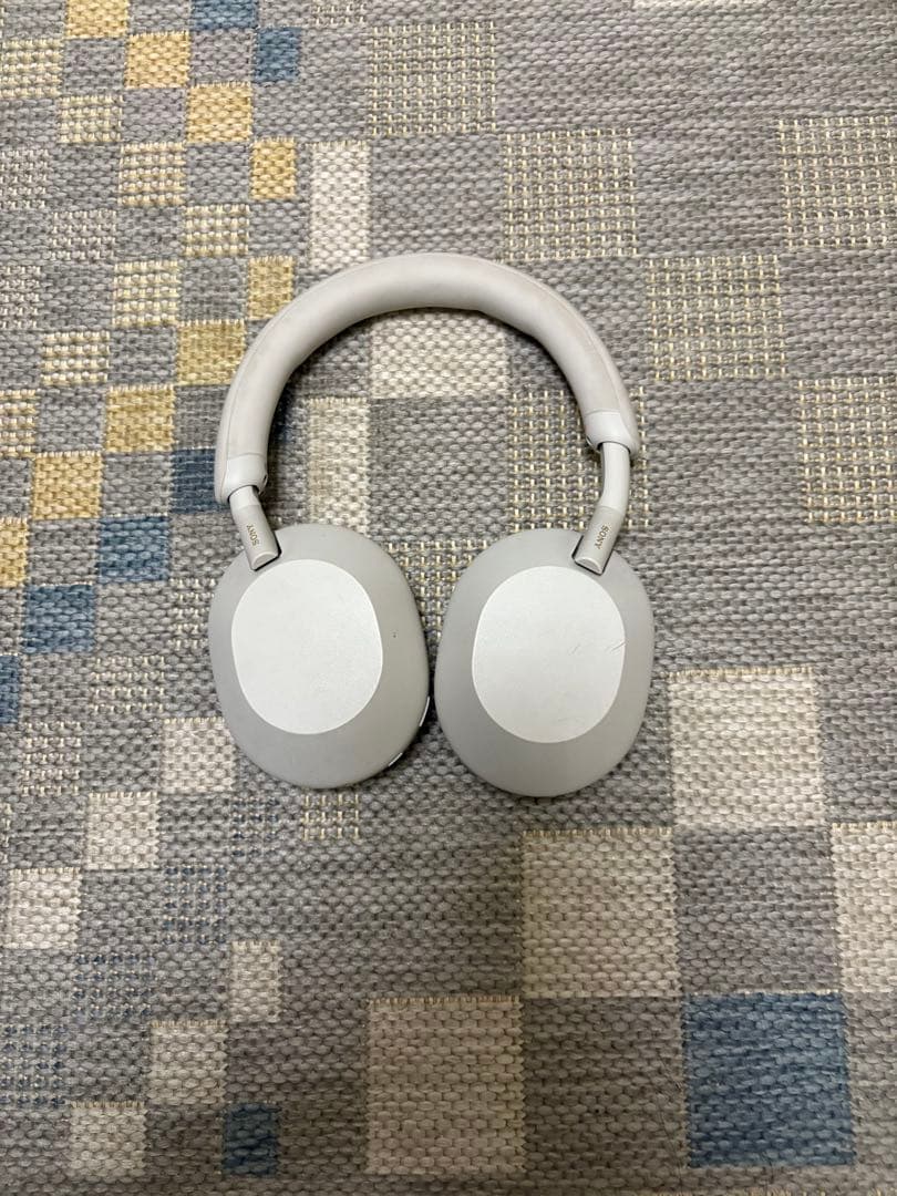 ワイヤレスヘッドフォン　ソニー　ノイズキャンセル