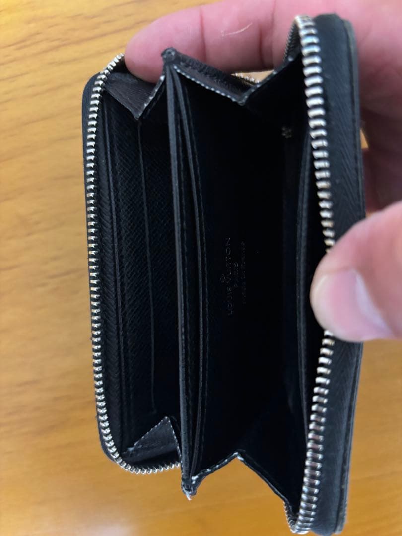 ルイヴィトン　ダミエグラフィット　ケース