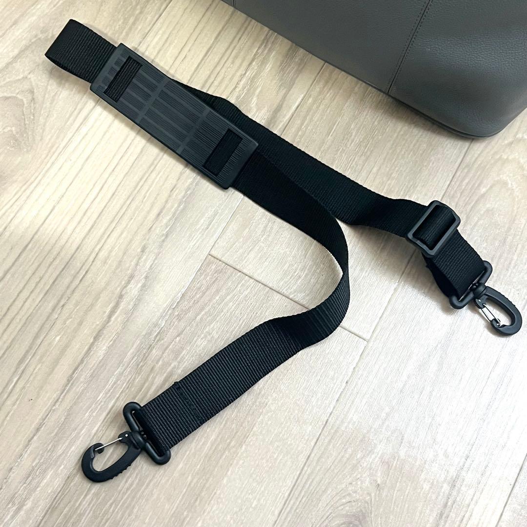 美品✨ コールハーン トライボロトート 2way 大容量　牛革　グレー