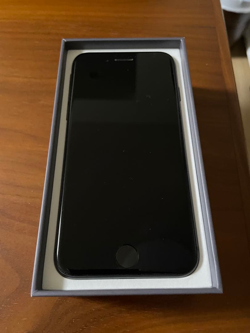 Apple iPhone 8 スペースグレー本体　64 美品