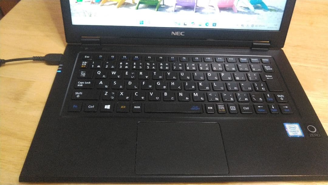 軽量薄型☆NEC LAVIE HZ i7-6500U 8GB SSD256