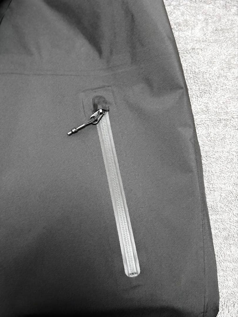 UNIQLO:Ｃ ブロックテックパーカ ブラック Lサイズ 新品未使用