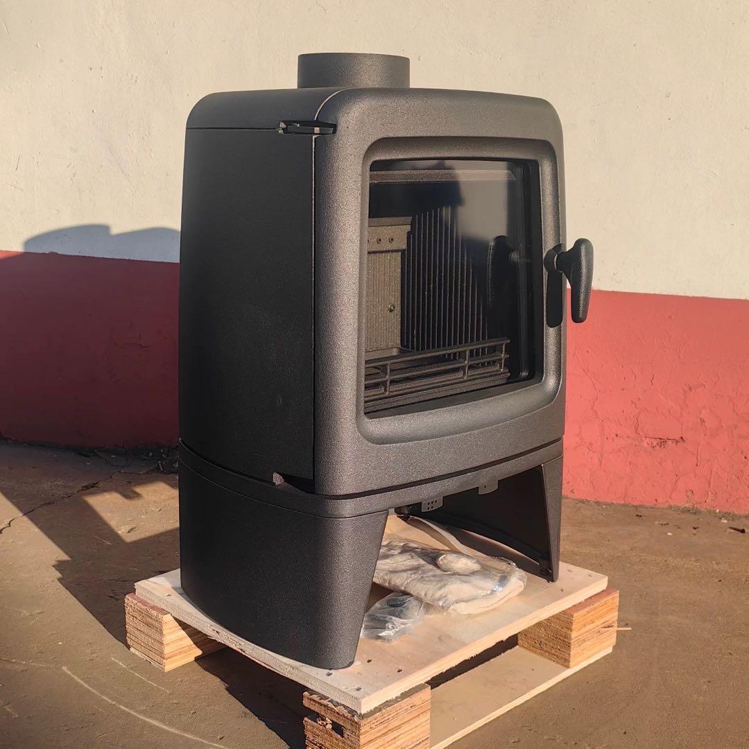 【季節商品・激安】新品鋳鉄薪ストーブ 屋外吸気可能・空気環境配慮 調理可 高蓄熱