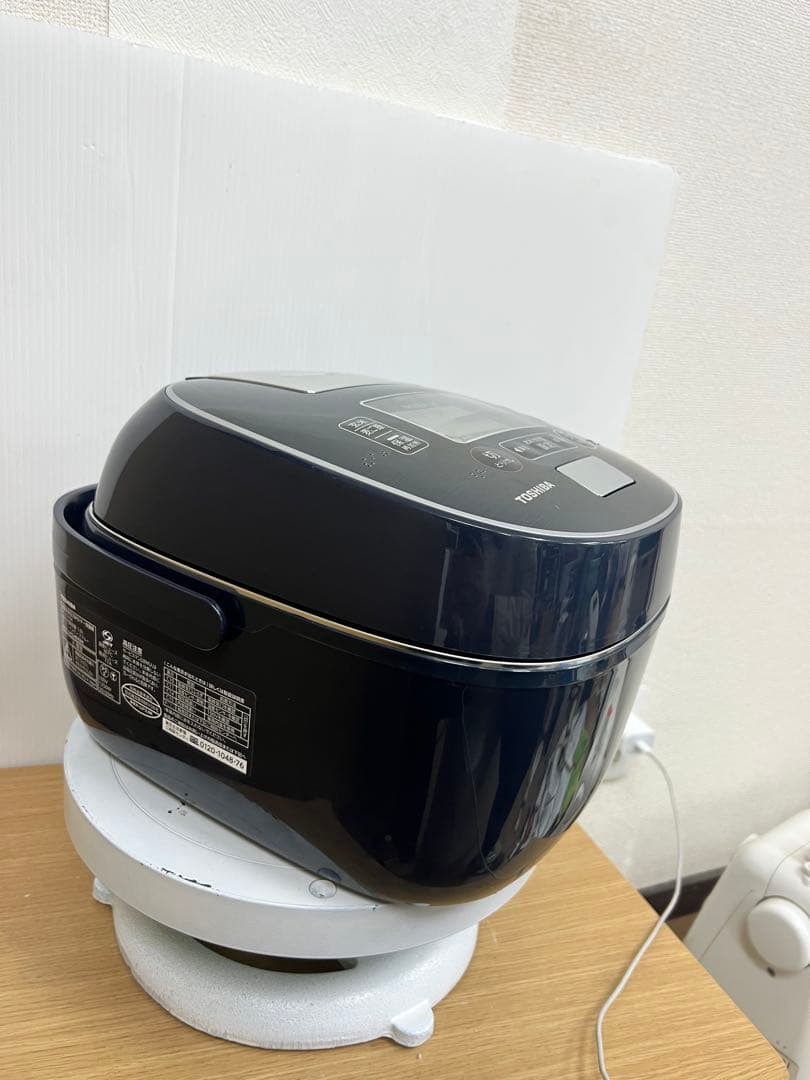 TOSHIBA 東芝 真空圧力IH炊飯器 RC-10VSN 2019年製