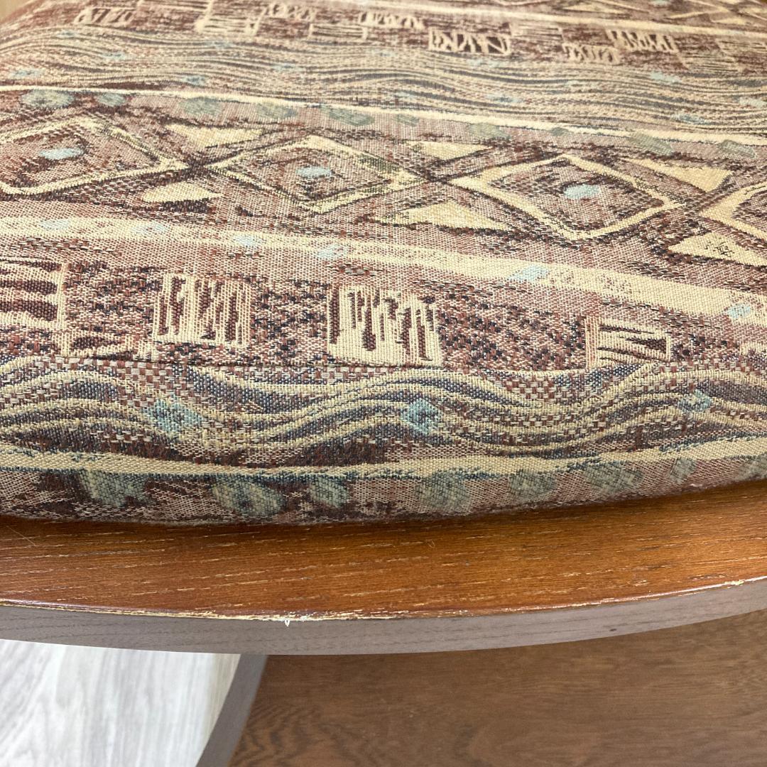 【カリモク】ロータイプ　ダイニングチェア　回転式