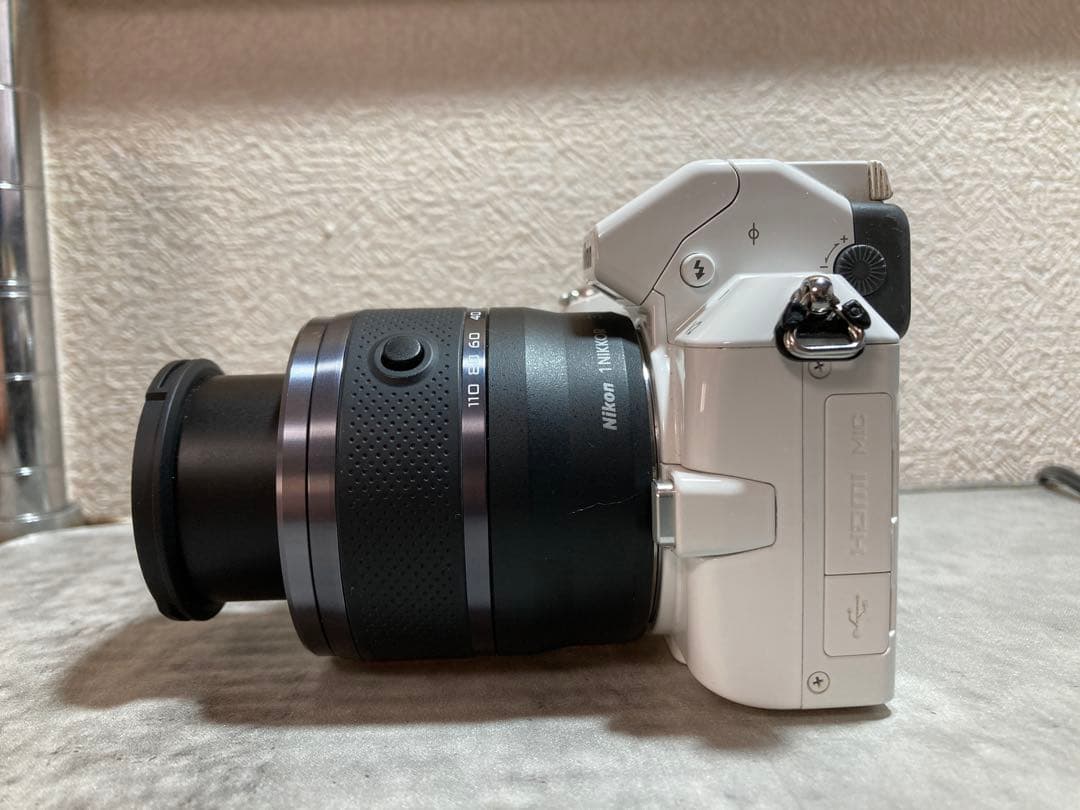 Nikon V2 ミラーレスカメラ ホワイト
