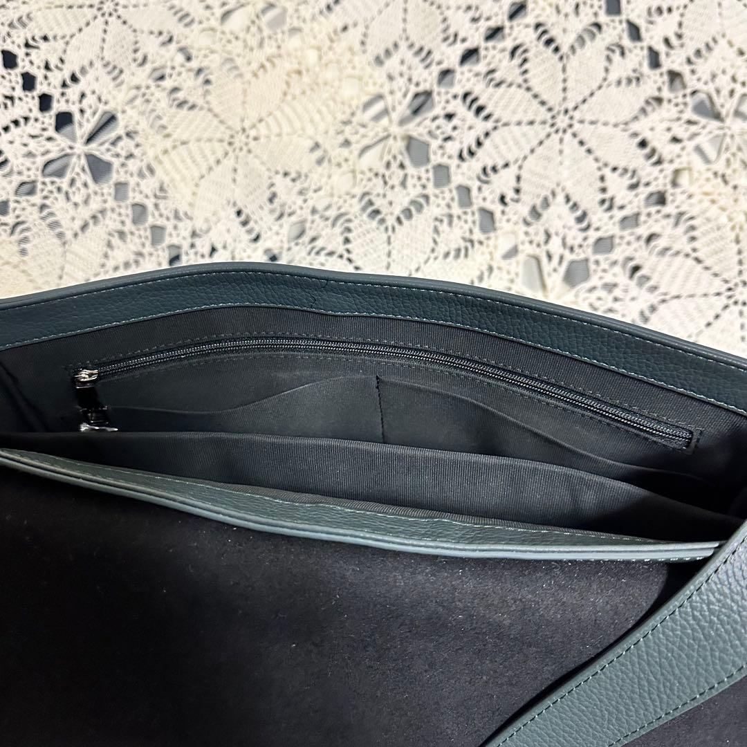 現行モデル☆定価77000円☆ほぼ未使用☆フルラ☆メッセンジャーバッグ☆グレー