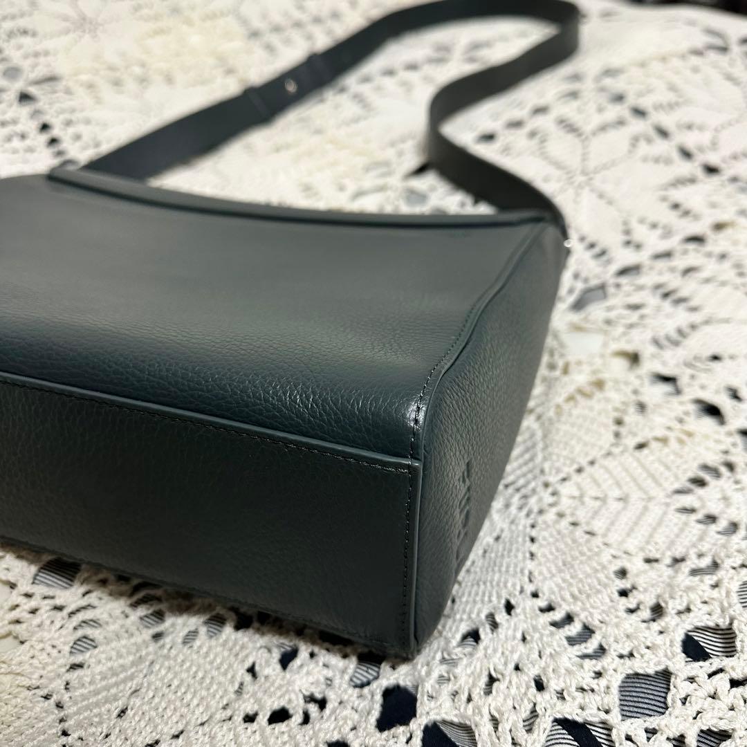 現行モデル☆定価77000円☆ほぼ未使用☆フルラ☆メッセンジャーバッグ☆グレー