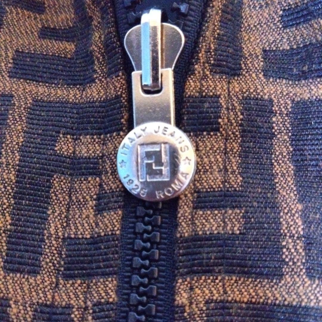 フェンディ アウター シャンパー 裏地は黒 リバーシブル ズッカ柄　茶✕黒