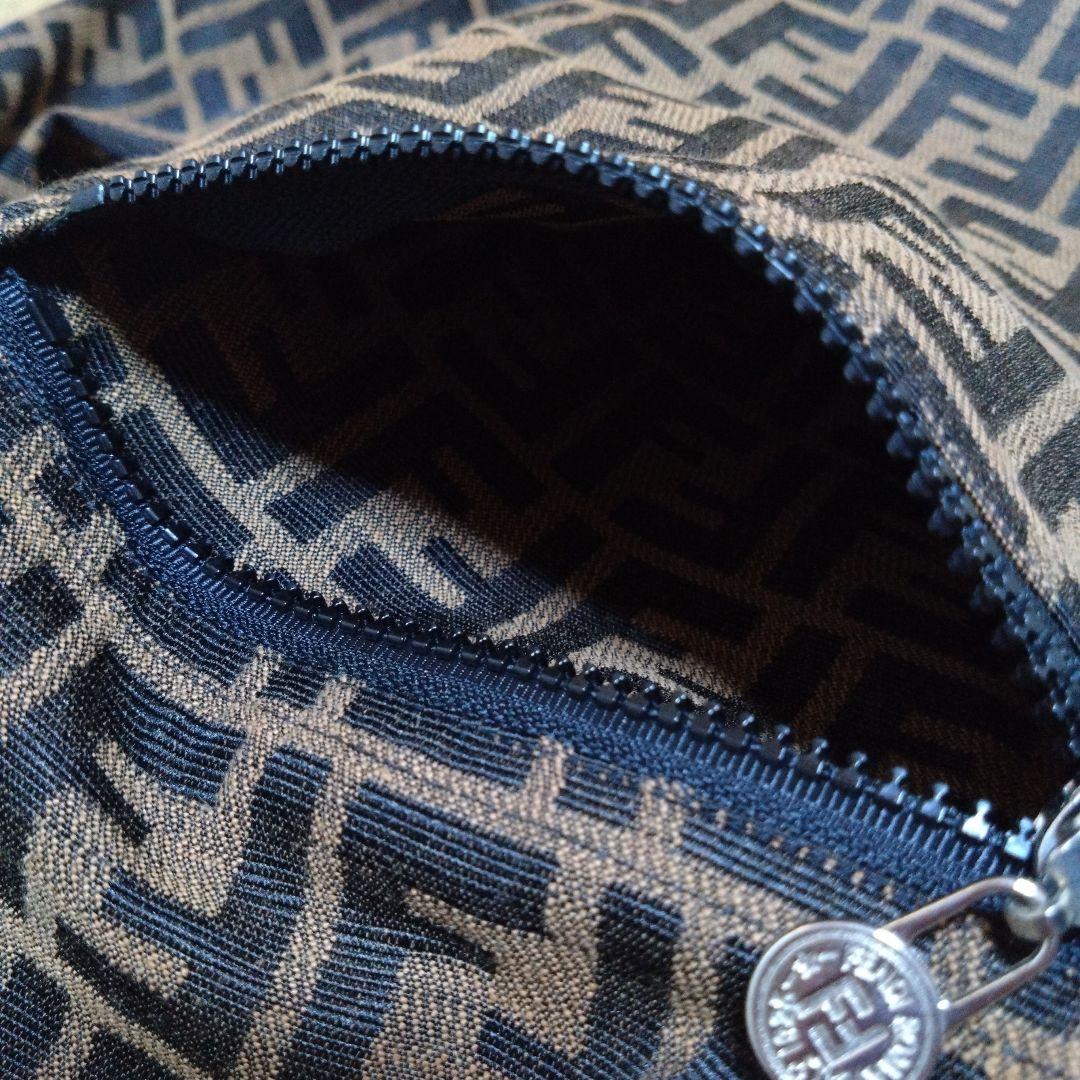 フェンディ アウター シャンパー 裏地は黒 リバーシブル ズッカ柄　茶✕黒