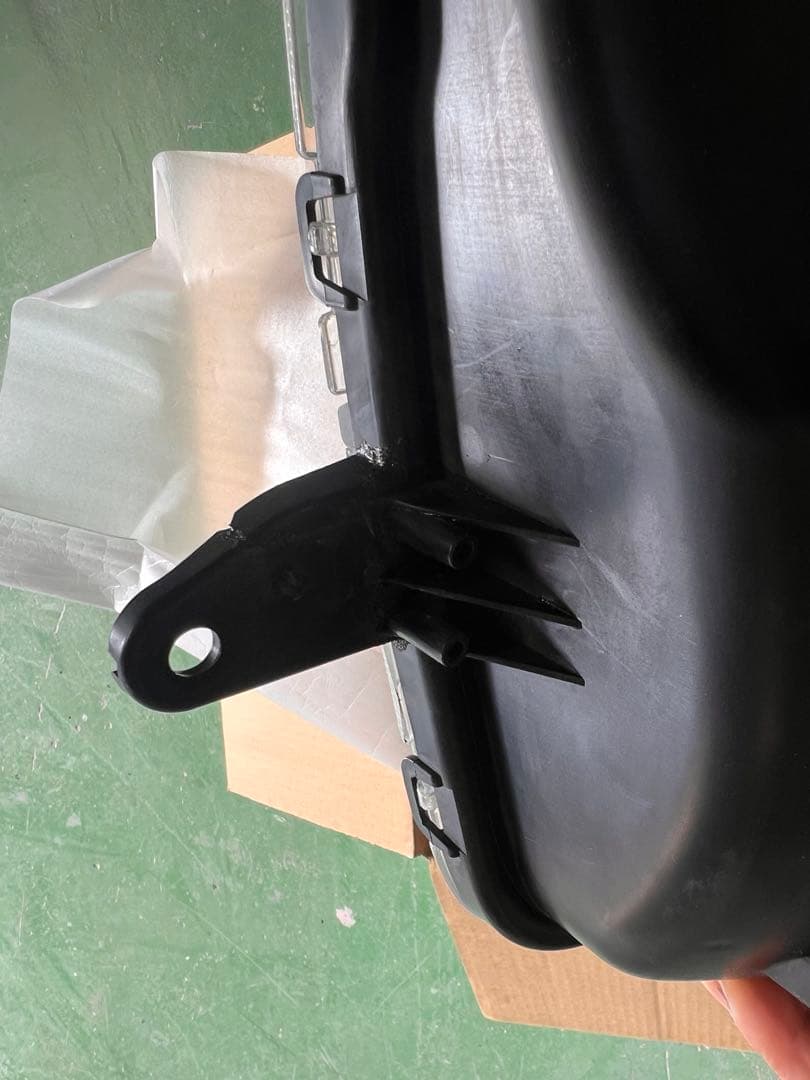 スズキ純正　エブリィDA17V 左側ヘッドライト　取り付け補修歴あり