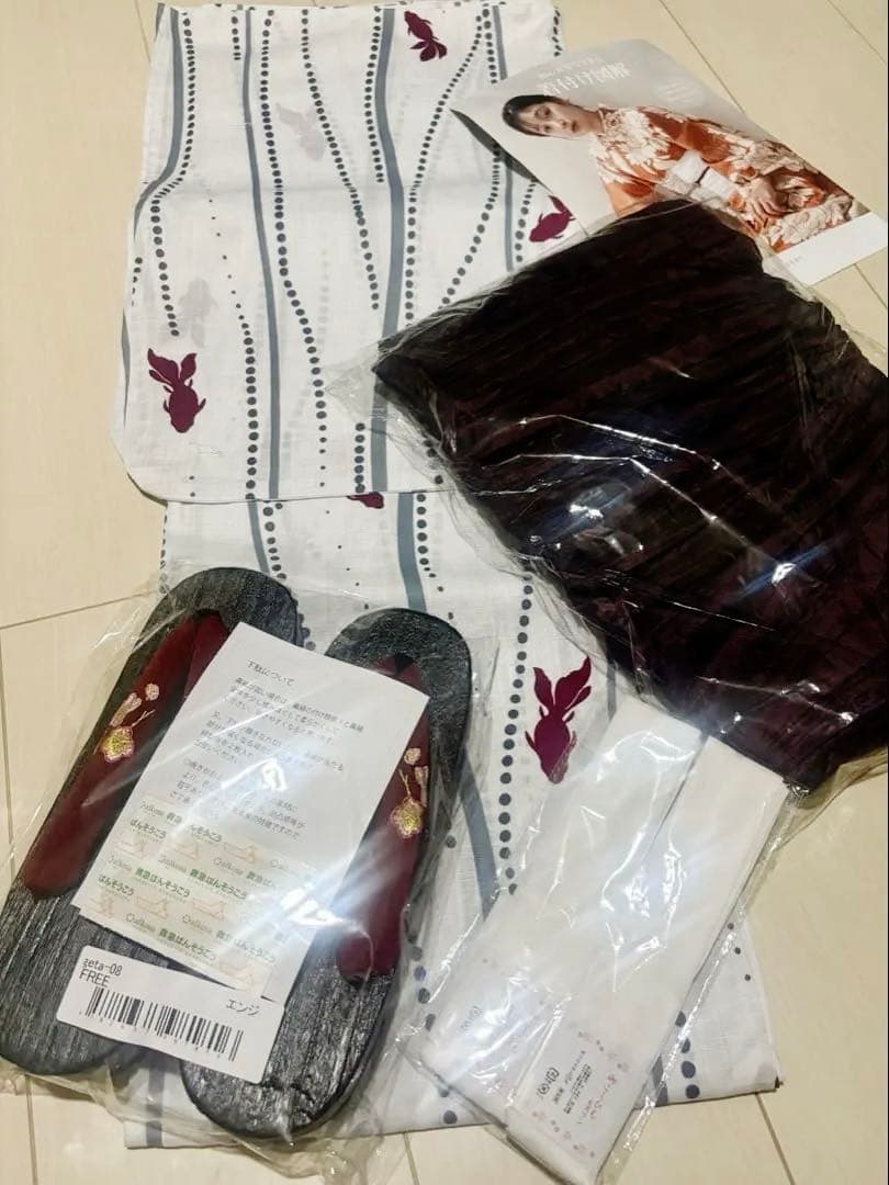 ☆新品☆ こだわり浴衣５点セット　ゆかた館グレース　Mサイズ　金魚　ホワイト