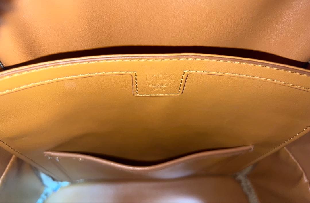 MCM ブラックレザーバックパック