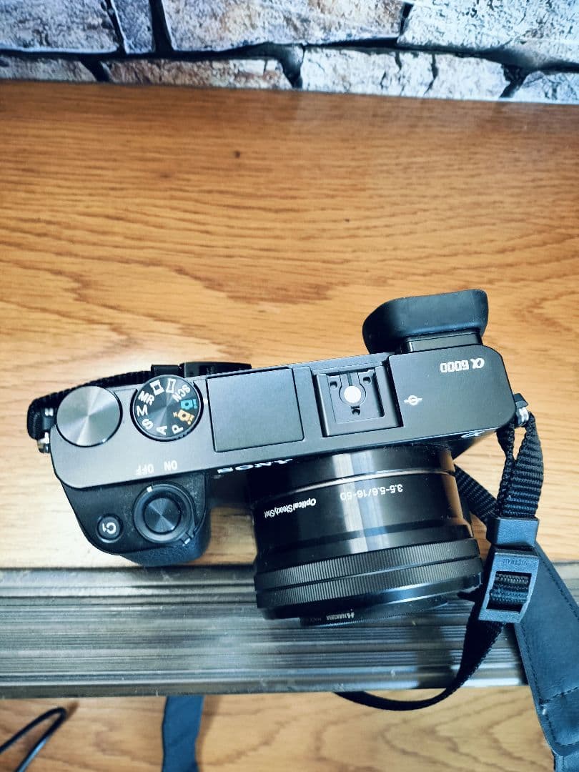 や*ま様 SONY　一眼レフカメラα6000　ダフルズームレンズセット　カメラ収