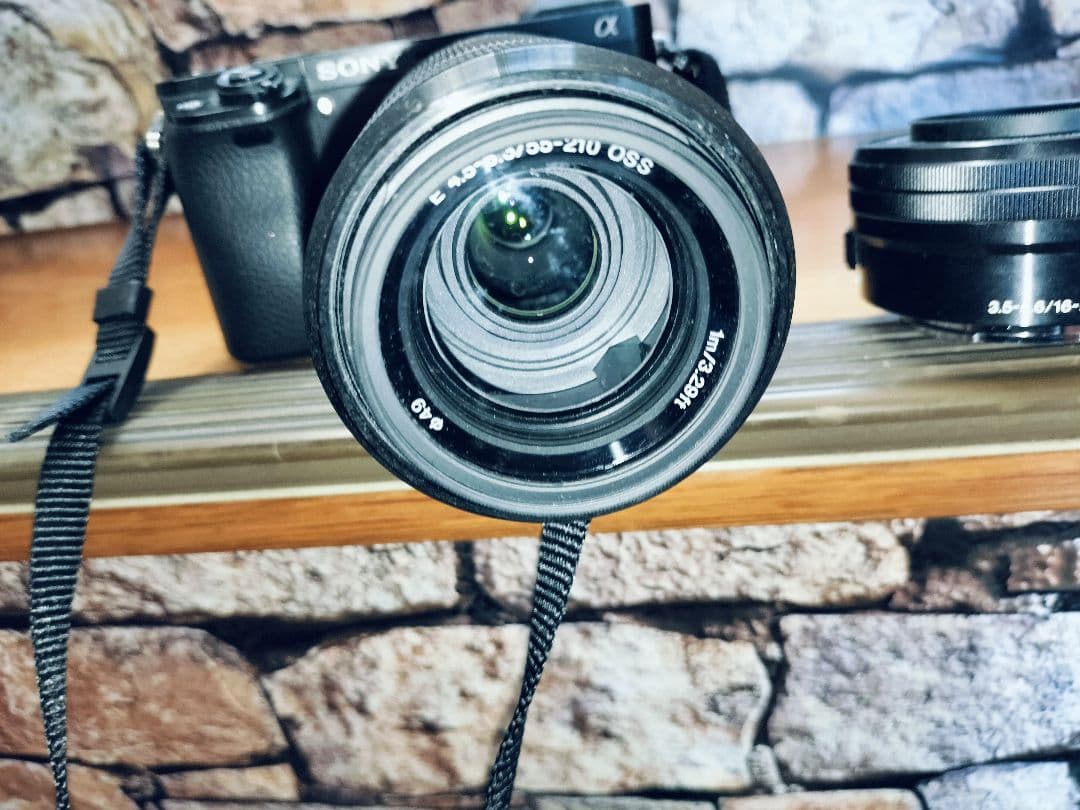 や*ま様 SONY　一眼レフカメラα6000　ダフルズームレンズセット　カメラ収