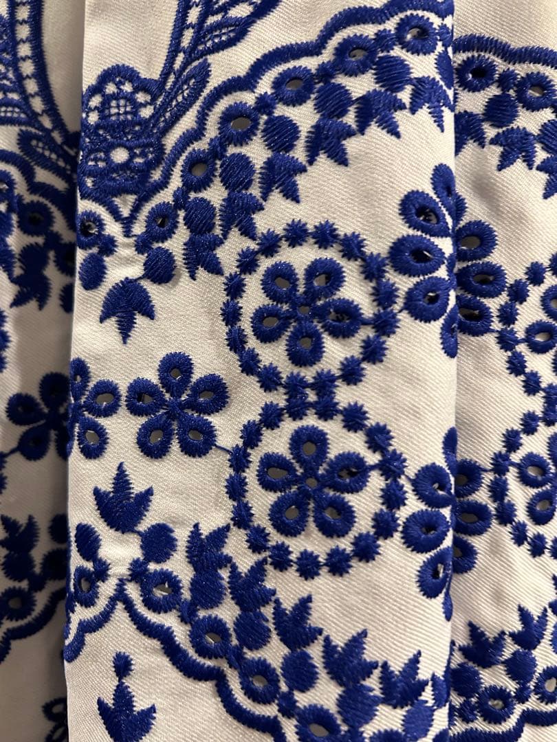 JENNE総刺繍BOXタックスカートMブルー