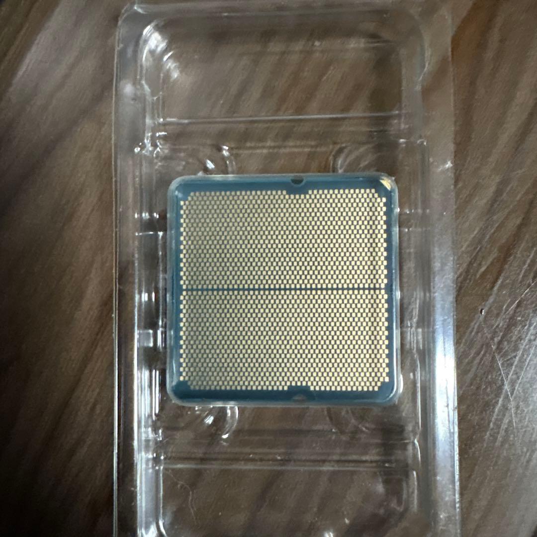 AMD Ryzen 7 9700X CPU 本体　ジャンク