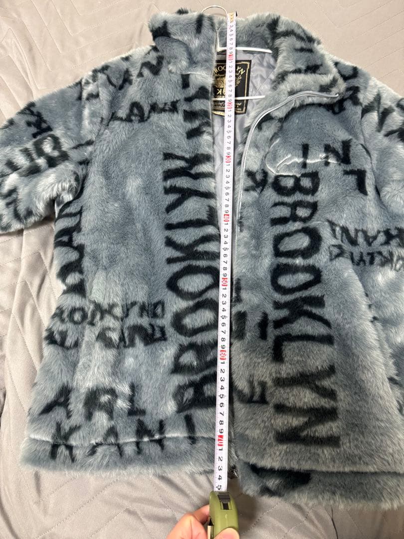 Karl Kani 総柄 ロゴ刺繍 ファーコート ボア L シルバーグレー