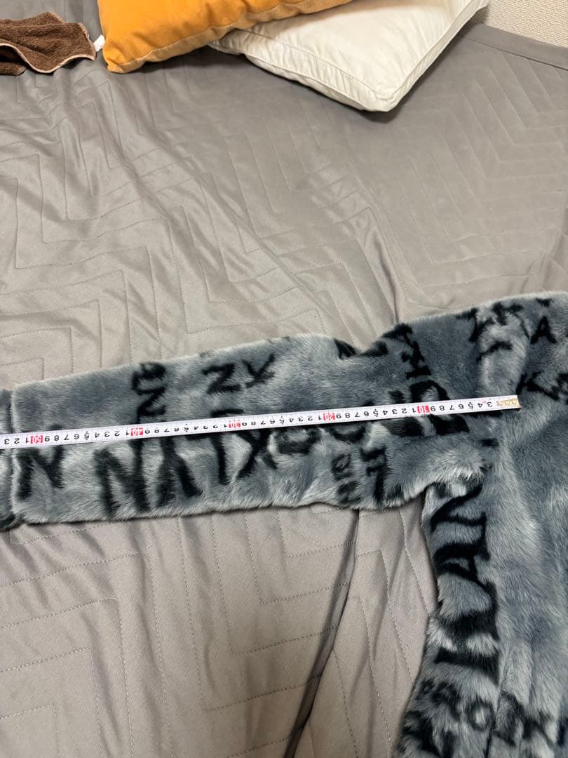 Karl Kani 総柄 ロゴ刺繍 ファーコート ボア L シルバーグレー