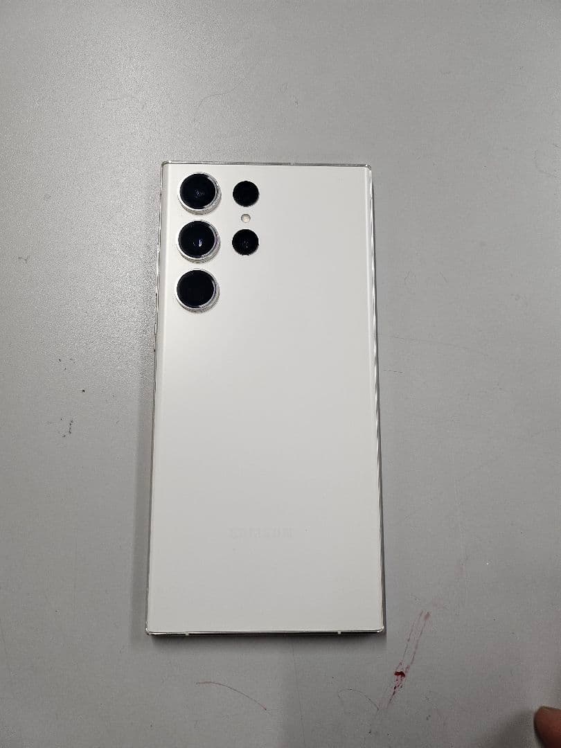 Samsung Galaxy S23 Ultra 本体