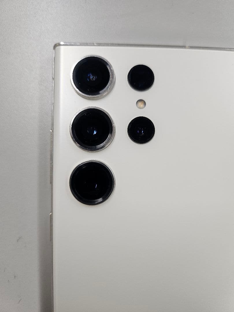 Samsung Galaxy S23 Ultra 本体