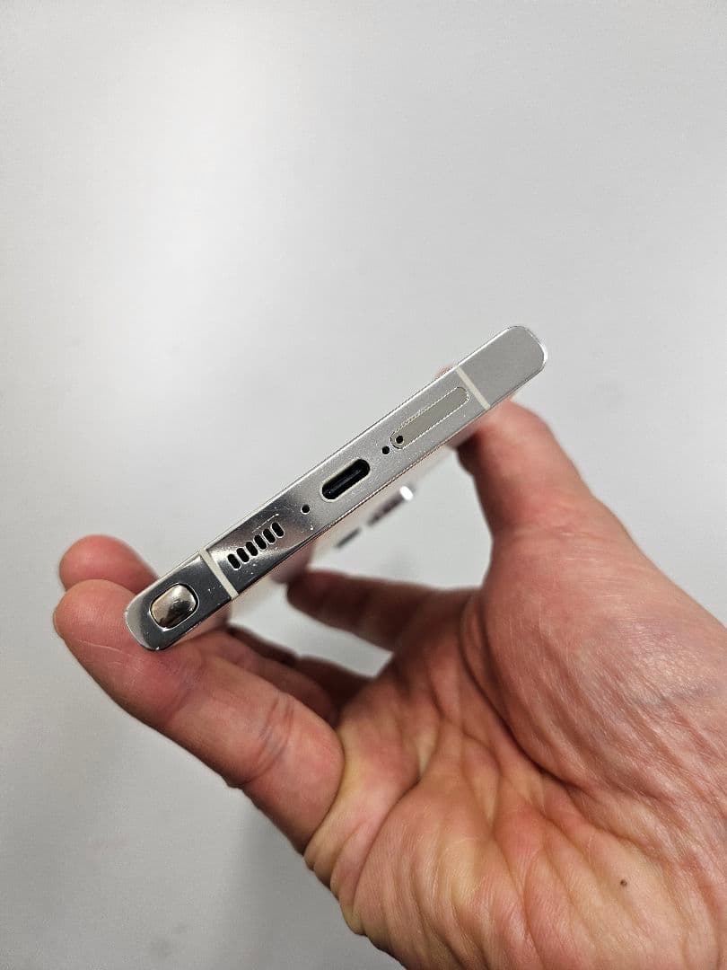 Samsung Galaxy S23 Ultra 本体