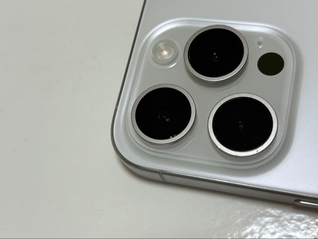 iPhone15pro 128GB ホワイトチタニウム