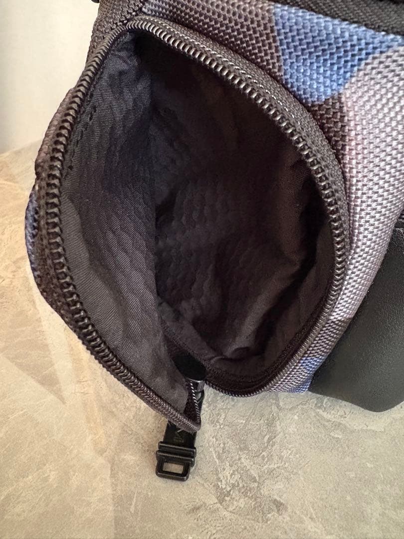 TUMI 迷彩柄 ボディバッグ・ウエストポーチ