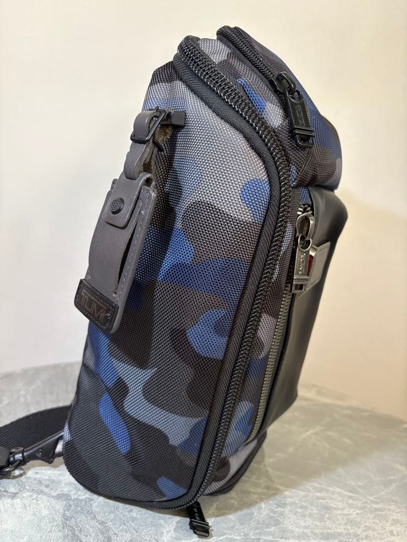 TUMI 迷彩柄 ボディバッグ・ウエストポーチ