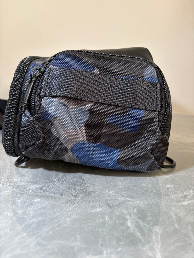 TUMI 迷彩柄 ボディバッグ・ウエストポーチ