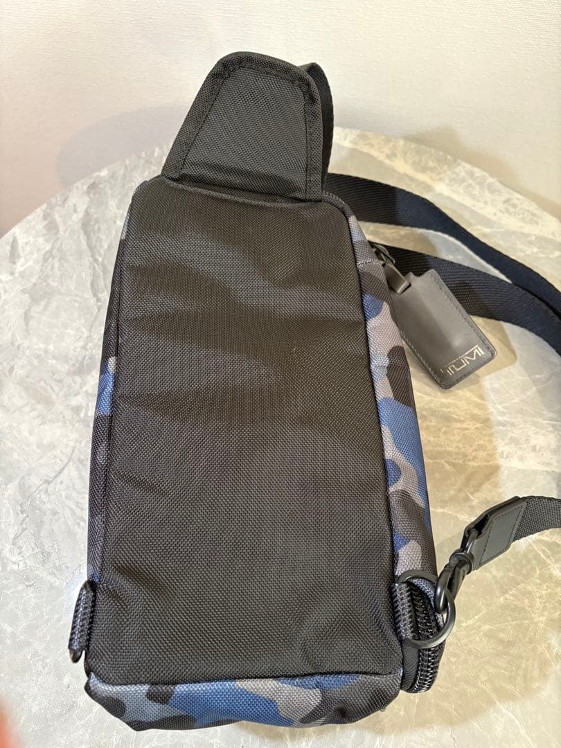 TUMI 迷彩柄 ボディバッグ・ウエストポーチ