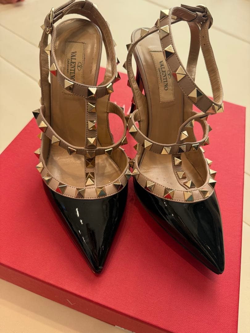 バレンティノ ガラヴァーニ ロックスタッズ ヒール36