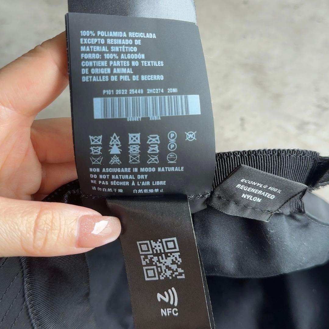 【過去にあんしん鑑定済】PRADA プラダ　ナイロンキャップ ロゴプレート　帽子