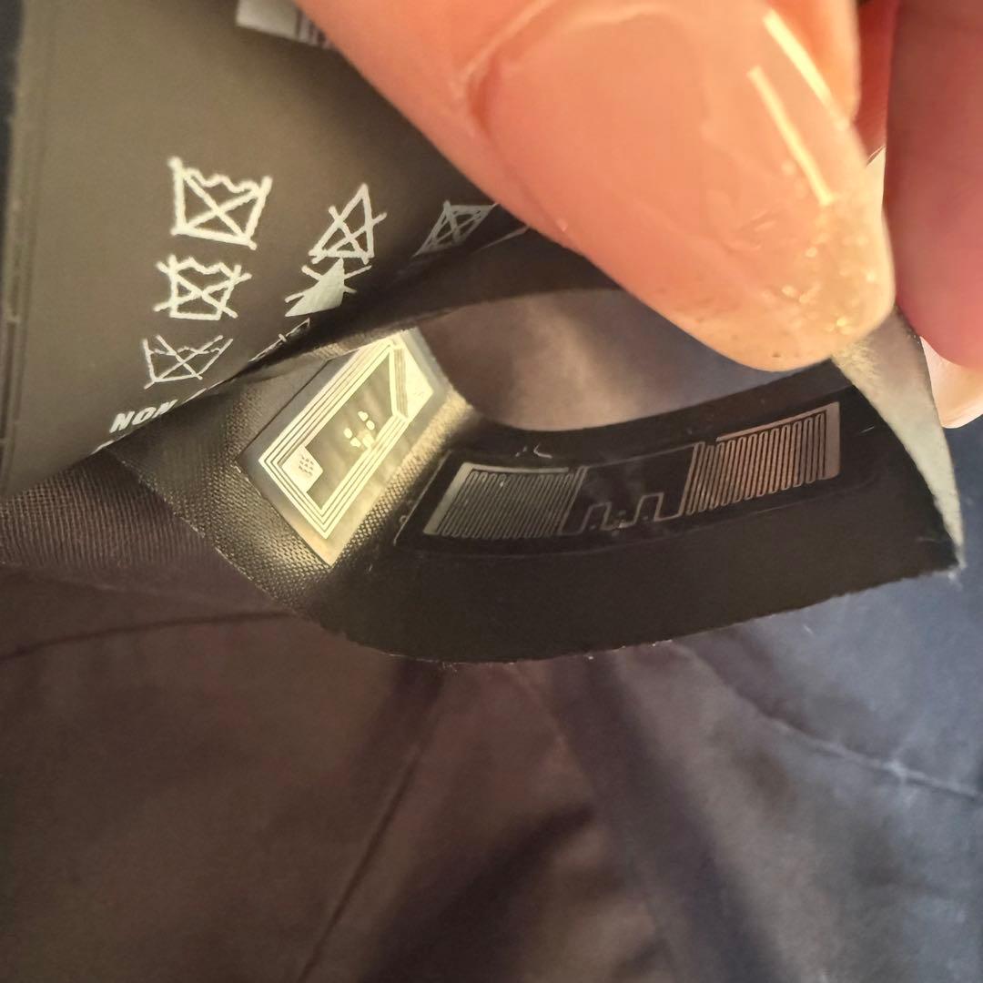 【過去にあんしん鑑定済】PRADA プラダ　ナイロンキャップ ロゴプレート　帽子